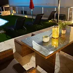 Neli - One Bedroom