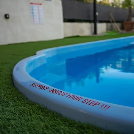 Neli - One Bedroom 特罗吉尔