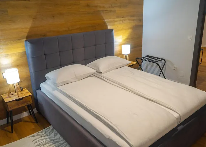 Neli - One Bedroom
