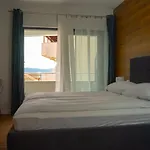 Neli - One Bedroom Apartman Trogir