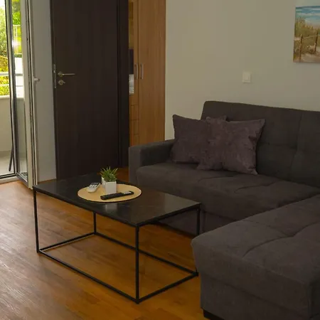 Neli - One Bedroom *