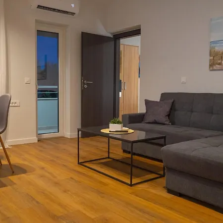 Neli - One Bedroom Apartament Trogir