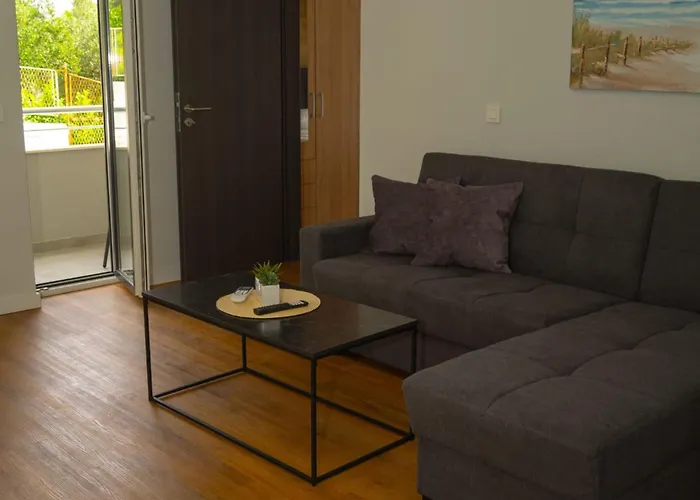 Neli - One Bedroom *